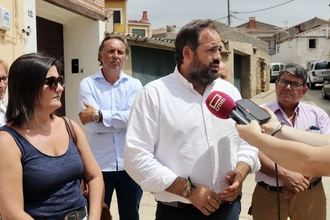 Núñez pregunta a Page qué porcentaje de pobreza tiene que alcanzar la región para que actúe y le insta a abrir las Cortes la próxima semana para bajar el IRPF