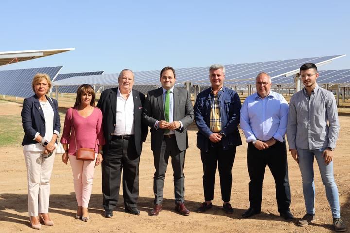 Paco Nuñez asiste a la inauguración de la Planta Solar Fotovoltáica de El Casar