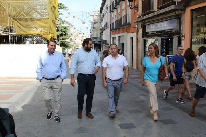 Núñez en Guadalajara : ¿Qué está haciendo Page mientras un empresario duda si podrá aguantar el otoño porque el precio de la luz le supone tanto como el gasto en personal?