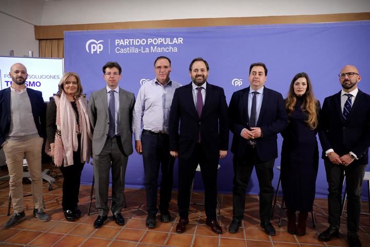 Núñez recalca que el turismo "hay que tomarlo en serio" y anuncia la creación de un Comité de Turismo en Castilla-La Mancha 2023-2033 cuando gobierne a partir de mayo 