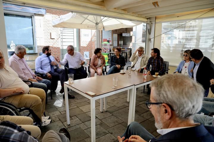 Paco Núñez mantiene un encuentro con el Grupo Municipal Popular de La Roda