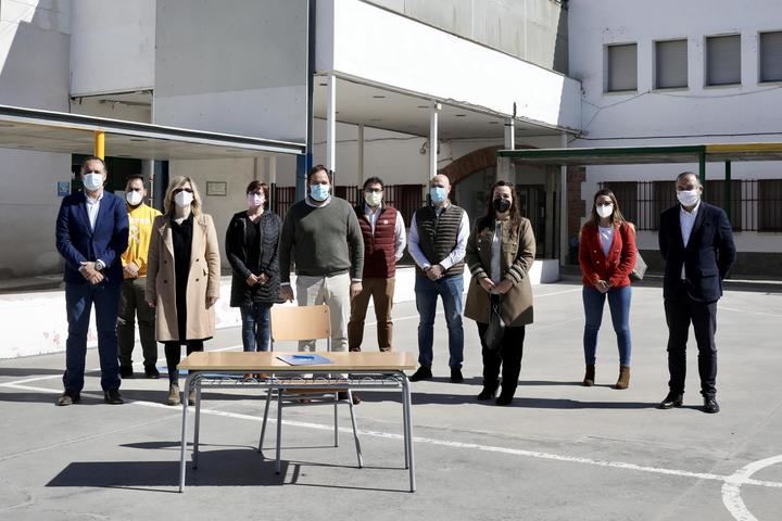 Nuñez: Me comprometo con todos los maestros y profesores, que llevan cada latido de la Educación en su corazón, a construir todos juntos una Castilla-La Mancha de futuro y de libertad