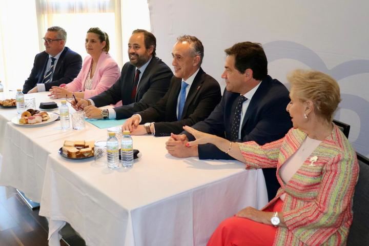 Núñez pide el voto como única opción para impulsar industria y agricultura de C-LM frente al ecologismo ultra