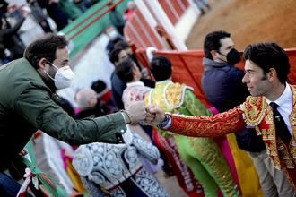 Paco Núñez muestra su apoyo al mundo del toro en la región y exige que no se deje atrás a un sector tan nuestro