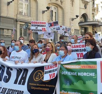 La Guardia Civil de Guadalajara DESALOJA 10 de las cerca de 50 viviendas que hay ocupadas en el bloque de 'Las 3.000' de Horche