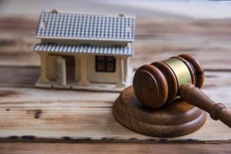 Juristas piden “medidas efectivas” para acabar con el colapso en la Administración de Justicia y reducir el tiempo de espera para desalojar okupas