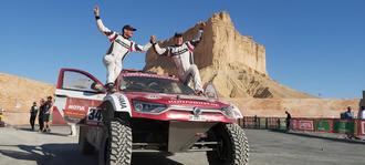 Óscar Fuertes y Diego Vallejo terminan el mejor Dakar de la historia de SsangYong Motorsport
