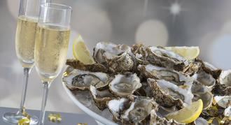 SUBE la lombarda, la merluza, el pavo, el redondo de ternera, los langostinos y la piña y BAJA el jamón ibérico, las ostras y la pularda