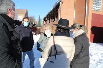 El presidente del PP CLM se interesa en Azuqueca por la evolución de la Covid 19 y las incidencias del temporal de frío