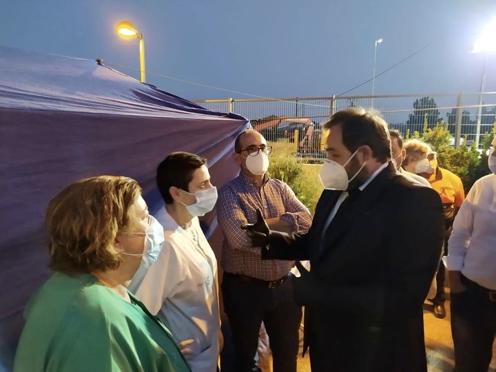 Paco Núñez felicita a todo el personal sanitario del Hospital de Hellín y a los servicios de emergencia por su rápida actuación en el incendio que ha sufrido el centro hospitalario