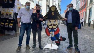 El presidente de CLM en la prensa nacional : "Page disfruta UN FIN DE SEMANA DE TURISMO en Canarias mientras mantiene CERRADA Castilla-La Mancha"