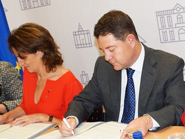 El presidente de Castilla-La Mancha y la ministra para la Transición Ecológica firman un protocolo para el desarrollo de Zorita