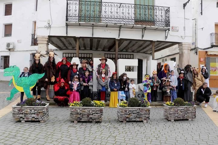 La alegría de la Alcarria vuelve a la Plaza Mayor de Pareja, con el carnaval