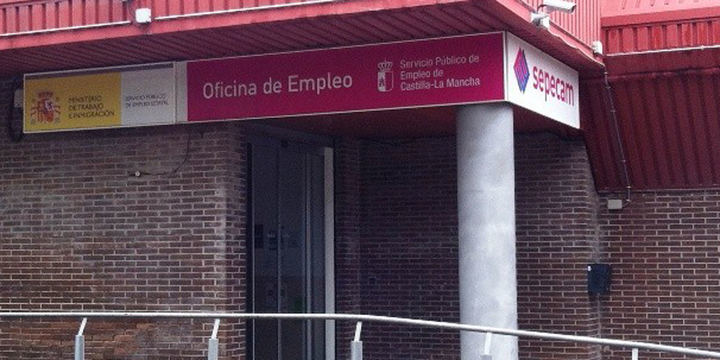 Castilla-La Mancha es la cuarta comunidad autónoma de España con mayor destrucción de empleo, octubre es el cuarto mes consecutivo de subida del paro con 144.560 desempleados 