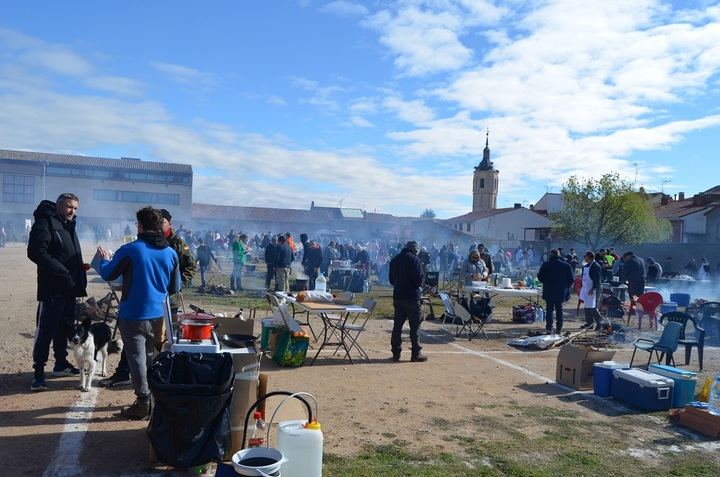 Cientos de personas disfrutan de la VIII Fiesta de la Patata de Yunquera de Henares