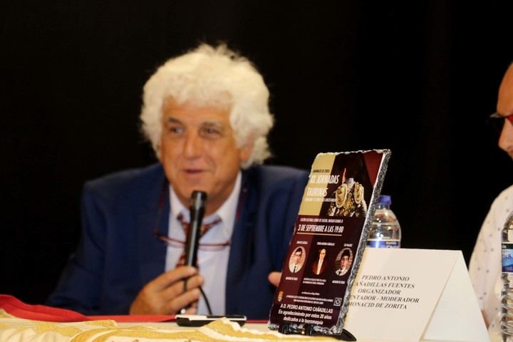 Almonacid reconoce la labor de Pedro Antonio Cañadillas en las XX Jornadas Taurinas