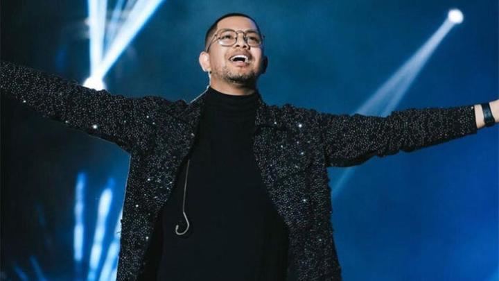 El cantante Pedro Henrique muere a los 30 años en plena actuación