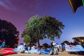 Mejores lugares para disfrutar de la lluvia de estrellas en Madrid