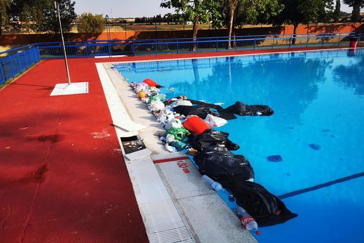 El Ayuntamiento de Azuqueca abre la piscina de verano este lunes una vez reparados los destrozos ocasionados por vandalismo la pasada noche