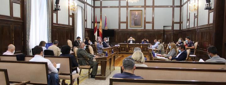 El PP consigue sacar adelante en la Diputación de Guadalajara su propuesta CONTRA los peajes y reprocha a Vega que apoye la subida de impuestos del Gobierno