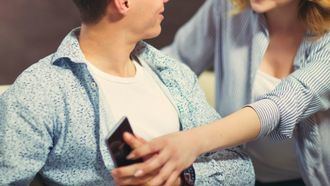 Truculenta historia de celos en Guadalajara que termina con dos detenidas por robar el móvil a 