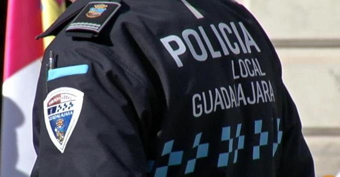 Detienen en Guadalajara a un joven de 21 años en un establecimiento público de la calle Toledo al agredir a los policías que procedían a identificarlo