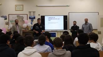 La Policía Local de Azuqueca informa en los institutos sobre la Ordenanza municipal de Vehículos de Movilidad Personal