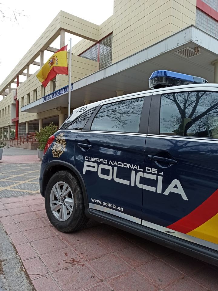 La Policía Nacional detiene en Guadalajara a un varón que amenazó con un arma blanca a dos repartidores de pizzas para robarles los pedidos