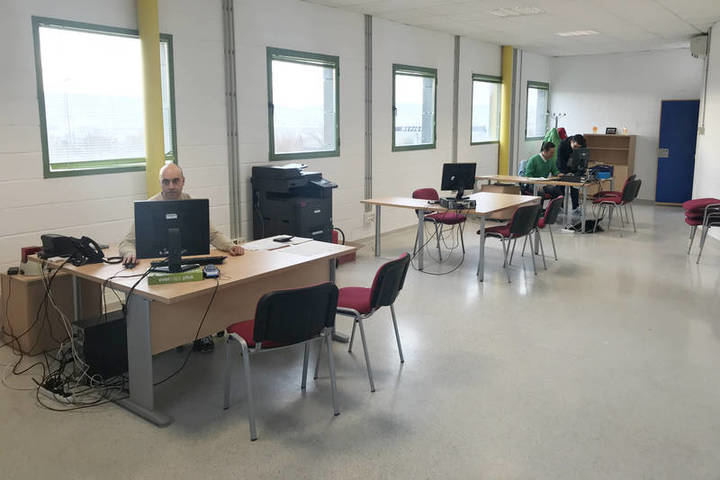 Ofina del Servicio Municipal de Deportes en la primera planta del polideportivo Ciudad de Azuqueca. Fotografía: Ayuntamiento de Azuqueca