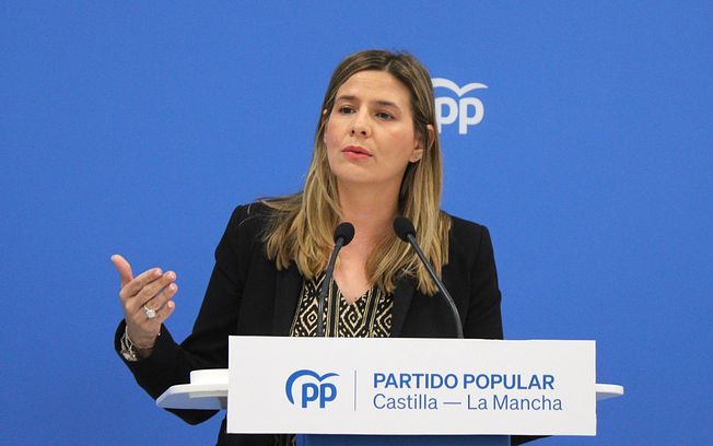 Agudo afirma que al PSOE-CLM le pesan más los sillones que la tierra, ya que traicionan sistemáticamente a los castellanomanchegos con sus votos