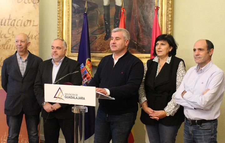 El PP denuncia que el socialista Vega abandona las inversiones en los pueblos de la provincia de Guadalajara, reduciéndolas un 8,5% en el presupuesto de 2023
