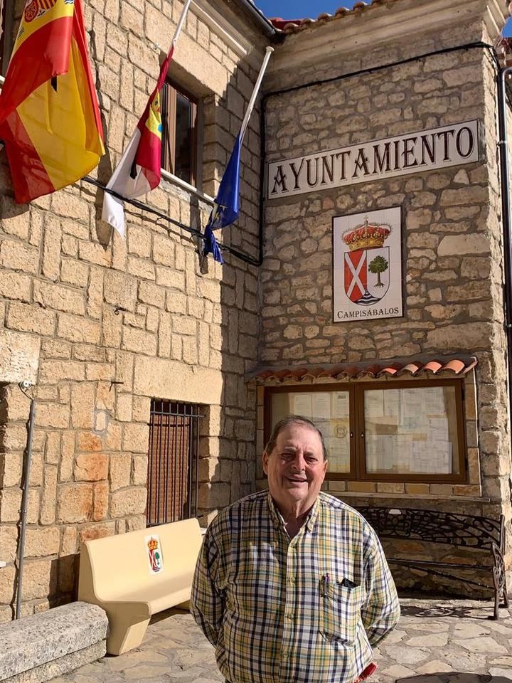 El PP de Campisábalos denuncia que el alcalde impide la presencia de vecinos en el pleno municipal
