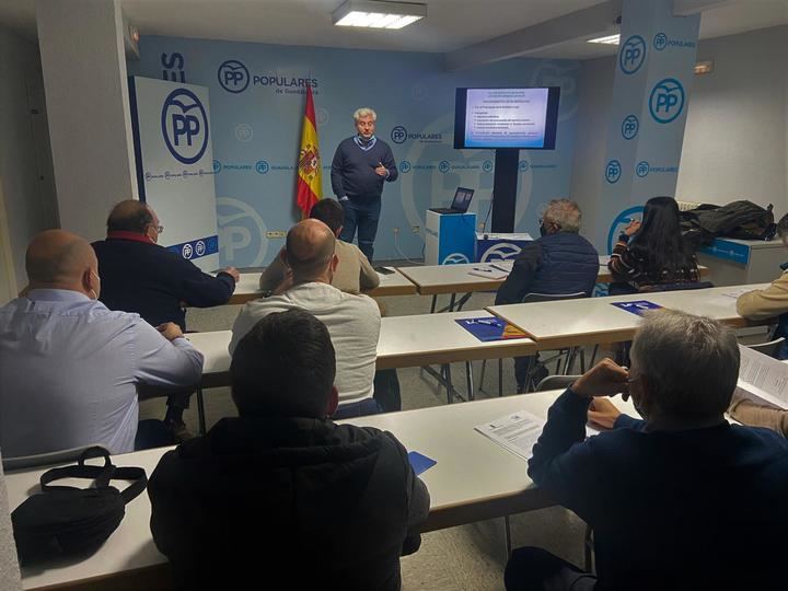El PP de Guadalajara imparte un curso de formación con portavoces y concejales