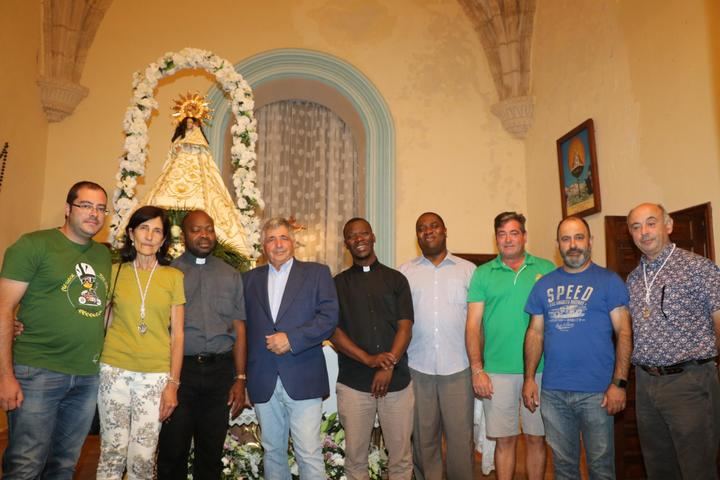 El pregón en la Ermita de los Enebrales da paso a la alegría agallonera en Tamajón