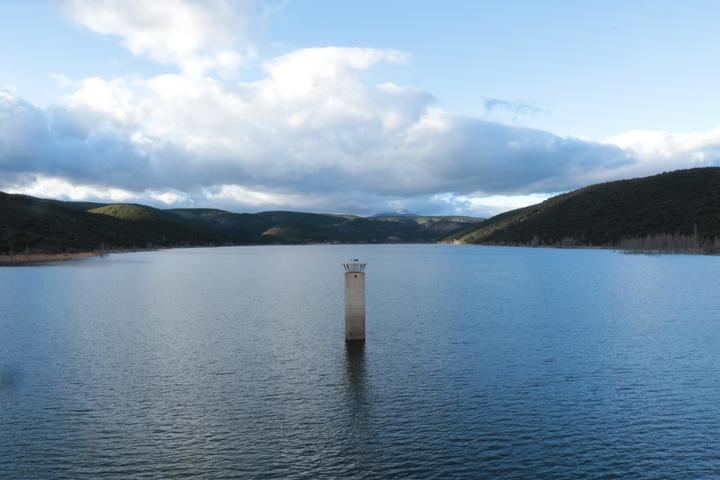 Desde el 15 de enero, la Sierra Norte ha desembalsado 260 Hm³ de un preciado bien, como es el agua