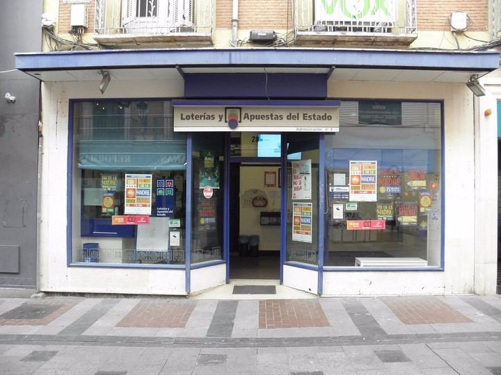 LOS HAY CON SUERTE : Una administración de Loterías de Guadalajara reparte un premio de 657.903 euros de La Primitiva