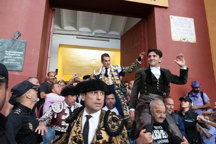 Manzanares y Ventura abren la Puerta Grande en la Feria de La Antigua de Guadalajara