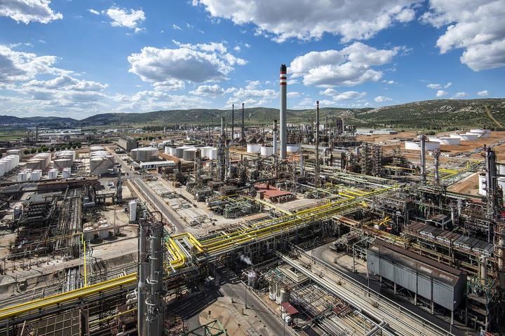 Un conato de incendio en planta de Lubricantes de Repsol Puertollano obliga a activar el plan de emergencia