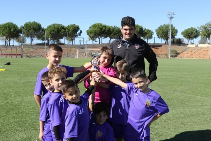 150 niños y niñas de Quer han participado este sábado en el torneo de fútbol alevín y prebenjamín