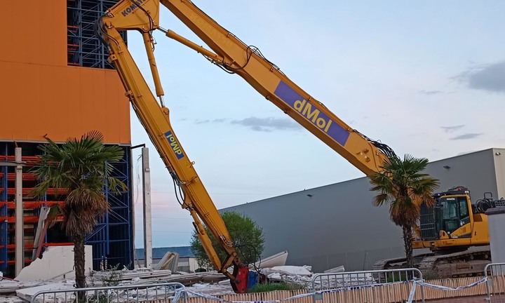 El Ayuntamiento de Cabanillas aprueba un crédito para poder costear la demolición de urgencia de la nave de La Quinta