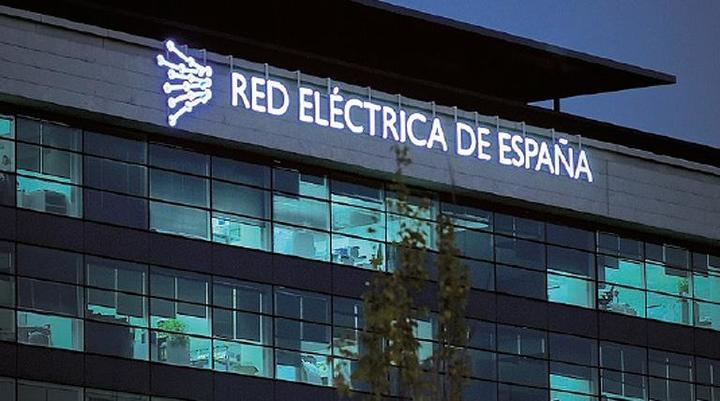 Amancio Ortega pasa a ser el segundo máximo accionista de Red Eléctrica al comprar el 5% de la compañía por 455 millones de euros