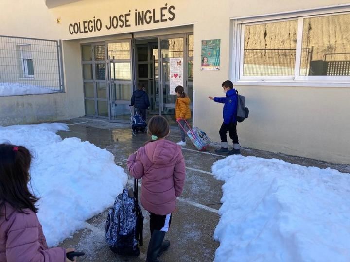 Todos los centros educativos de la provincia de Guadalajara permanecen abiertos SALVO los dos colegios de Pioz