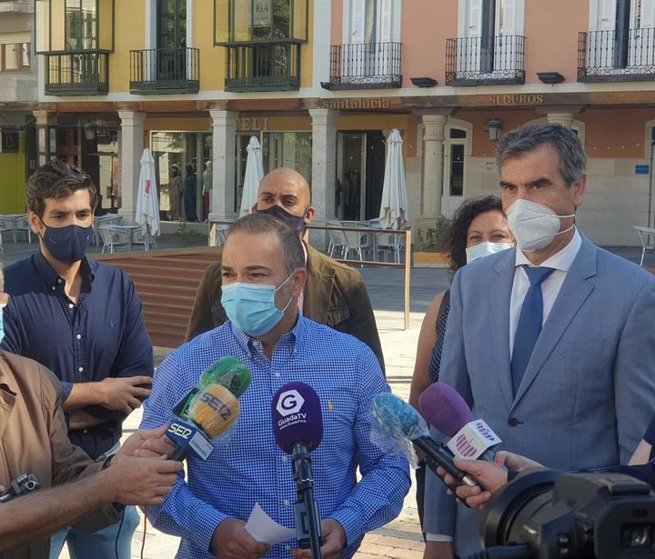 El PP pide a Alberto Rojo que defienda poder invertir los ahorros municipales en la ciudad de Guadalajara