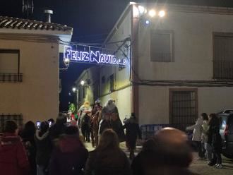 Fuentenovilla recibe, a caballo, a Sus Majestades de Oriente