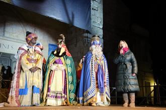Guadalajara ABARROTA las calles para recibir a Sus Majestades los Reyes Magos de Oriente en una ESPECTACULAR Cabalgata de magia y fantasía