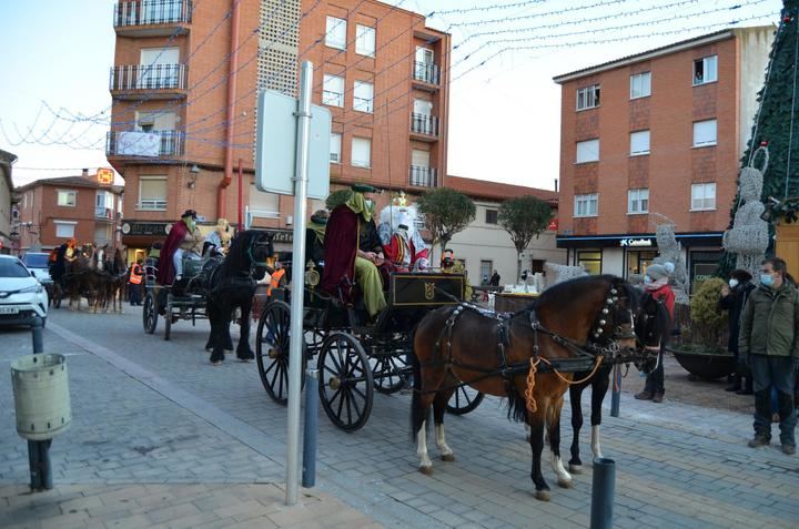 Los Reyes Magos de Oriente no faltaron a su cita con los más pequeños de Yunquera de Henares