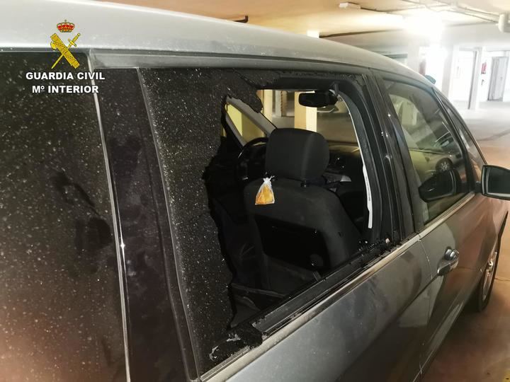 La Guardia Civil detiene a una persona en Azuqueca por robo en el interior de tres vehículos