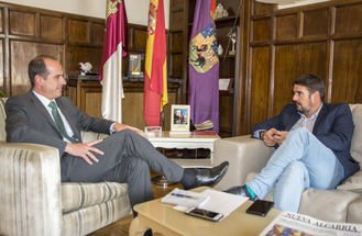 Exigen a Rojo que reinicie el proceso judicial que él paralizó para reclamar al Ayuntamiento de Marchamalo más de 700.000 euros de deuda en concepto de agua