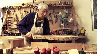 LETRAS VIVAS SEGUNTINAS : José Luis Romanillos, la guitarra castellana e internacional