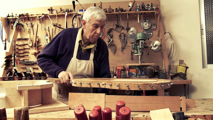 LETRAS VIVAS SEGUNTINAS : José Luis Romanillos, la guitarra castellana e internacional